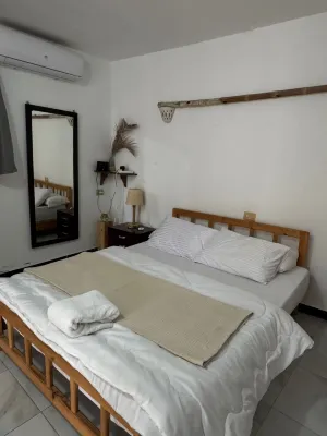 Central Seafront Chalet - Walk to Everything - 2-Star