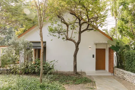 ดาวนับพัน Baan Phandao Отели рядом с достопримечательностью «Elephant POOPOOPAPER Park Chiang Mai»