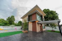 Green Beach Pool Villa Pattaya