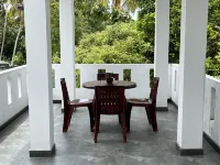Villa Namal near Madu River AC Units,Wi-Fi,kitchen فنادق في بالابيتييا
