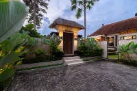 Villa Danwani by BaliSuperHost Puri Cetho附近的飯店