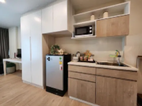 Avalyn Room Plus - East Ville