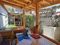 Rose valley guest house 酒店