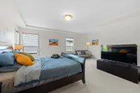 Elegant Richmond Stay Near YVR & Steveston - 4성급