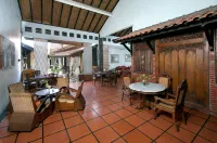 Hotel O near Tugu Jogja formerly Rumah Palagan Guest House - Parkering