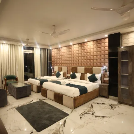 Hotel Gharonda By Classic Crown