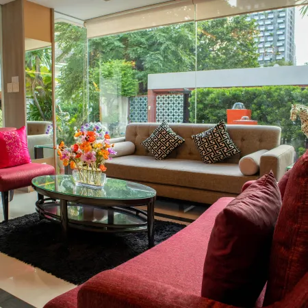 Shine Sukhumvit 33 Aparthotel Phrompong