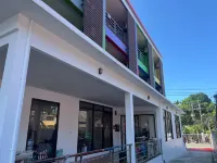 J & Ariya Hotel Near Samui Airport and Koh Phangan Pier 大佛海灘附近的飯店