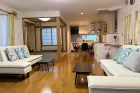 Whole House / 10 ppl/ 3 Parking /Free Wifi! Hotels in Higashikagura