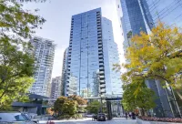 Downtown Luxury Suite w/ Private Kitchen, Laundry, Parking