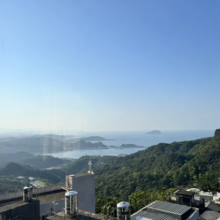Jiufen Old Street Seaview Homestay (next to the family mart, 1 min walk to the old street)) Отели рядом с достопримечательностью «Железнодорожная станция Sijiaoting»