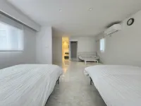 Luxury villa Các khách sạn gần JR Kioroshi station
