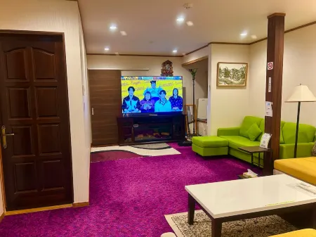 Relax Inn Отели рядом со станцией JR Iwane station