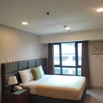 Milton Hotel Makati Hotels near Magallanes Station