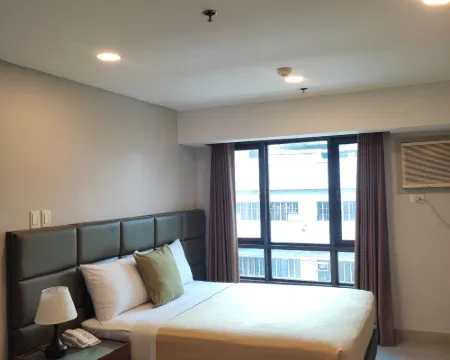 Milton Hotel Makati マカティのホテル