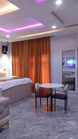 Uptown Life Hotel and Suites