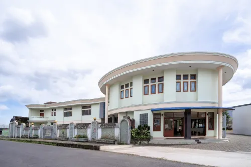 NEW ABADI HOTEL TASIKMALAYA Hotels in Cihideung