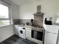 2-Bed Gourock Margaret St - Sleeps 4 - Contractors, Business & Relocations - Free Parking Hotels in Gourock