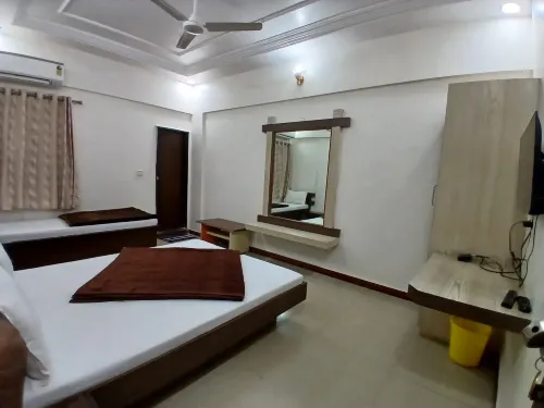 Hotel Roshan Palace