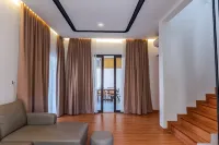 Kyzen - Modern 4BR Family Home w/ Private Garden - New