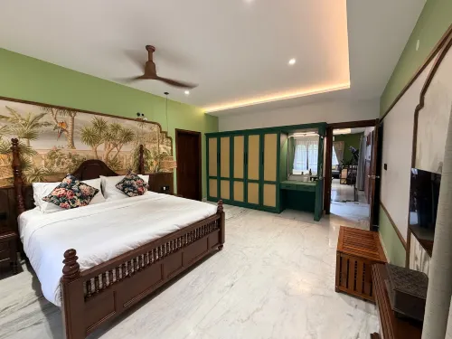The House of Bhakthan, Private Pool Villa in Kochi - خدمة نقل من وإلى المطار