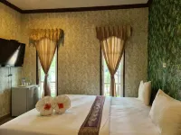 Dhammachart Riverview Resort Hotels in Mueang Samut Songkhram