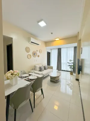 NEW Furnitures and NEAR BEACH Condo