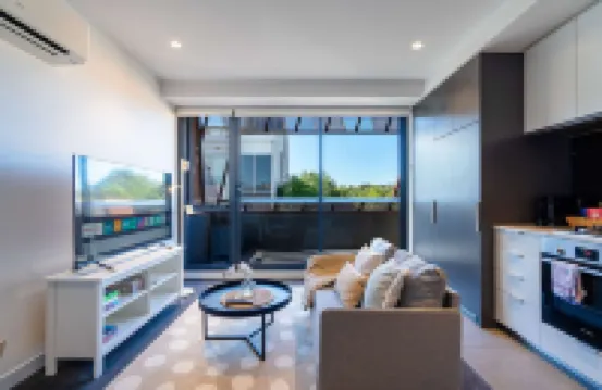 Modern 1BR Apartment with Smart TV and Views