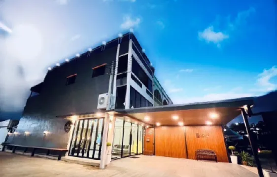 Peemavilla Hotels near Wat U Thong