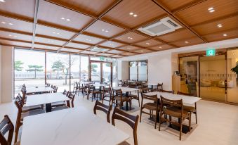 Pohang Yeongildae Beach Hotel