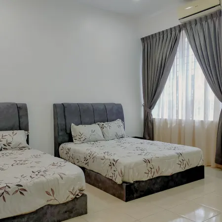 18 Pax New Stylish Semabok 4Br House 5 mins to town