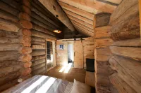 Alpine Chalet Pinewood โรงแรมใน