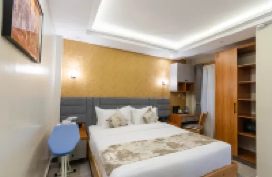 THA NICKOLEE HOTEL
