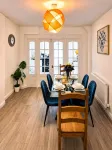 East London Home|Parking|Garden & Self Check-In