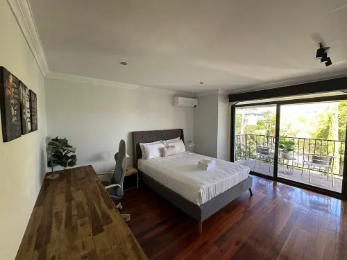room with balcony - Pensions