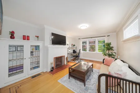 Elegant 3BR W Vancouver near UBC/ Free Parking Отели рядом с достопримечательностью «UBC Extended Learning»