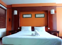 Premium Water Chalet 2