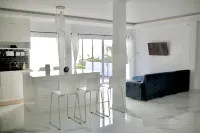 The Munique Cliff House Chumphon - private jacuzzi with beach views