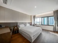 Crystal Hotel Hotels near 83 Tower