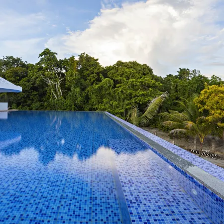 Dive Spot Asia & Brumini Beach Resort