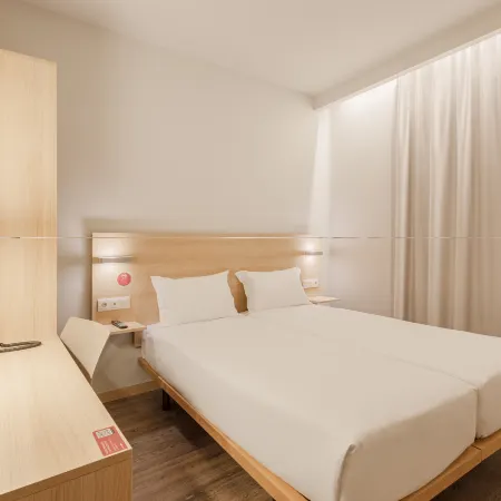 Moov Hotel Porto Centro Отели рядом с достопримечательностью «Санто-Ильдефонсо»