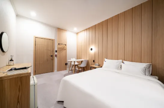 Restia Stay Gangneung Station Отели в г. 