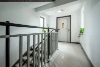Cozy Apartment with balcony near Muzeum Zycia