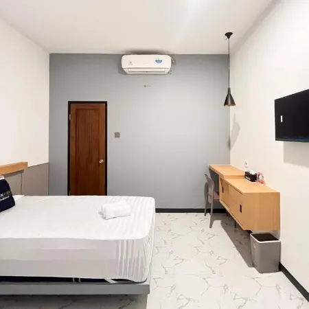 Urbanview Syariah Jackson Living near Stasiun Malang