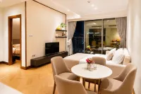 Wyndham Soleil 5-star apartment, balcony overlooking My Khe beach. - 無邊際泳池