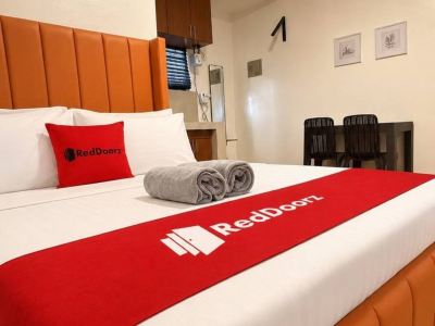 RedDoorz at Staycation Rooms Tibag Tarlac City
