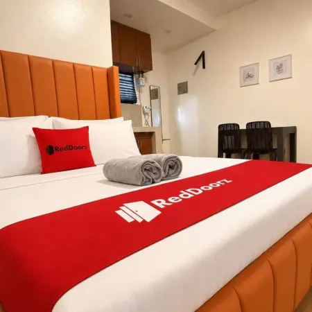 RedDoorz at Staycation Rooms Tibag Tarlac City