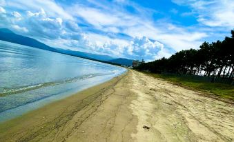 2LDK with Matsubara and the ocean right in front of you. The perfect loc