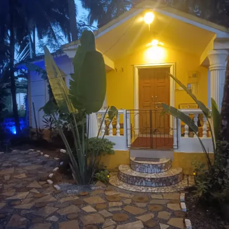 Urban Mad Villas & Studio