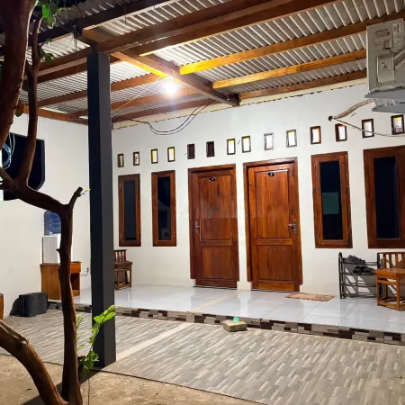 Cozzy Homestay Rain